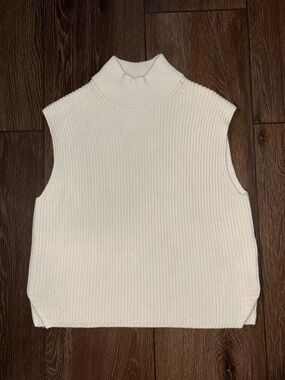 abercrombie sleeveless sweater!